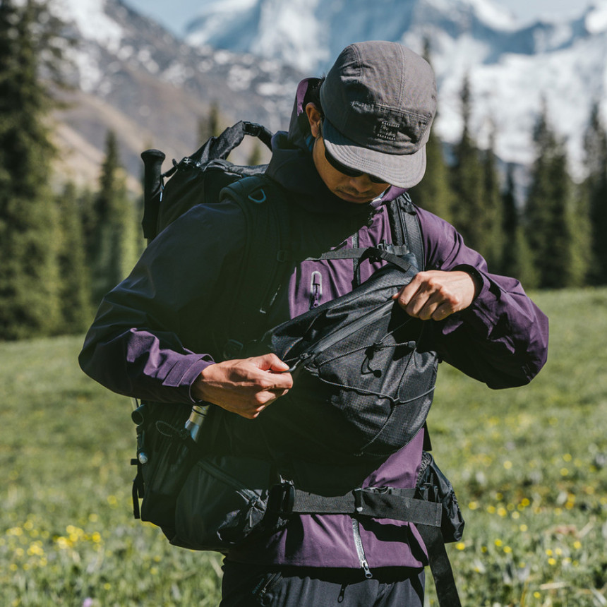Рюкзак туристичний Naturehike CNK2450XB014, 70 л, чорний, M