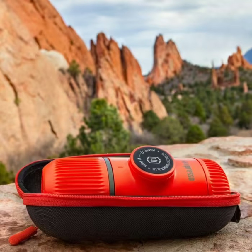 Портативна еспресо-кавоварка Wacaco Nanopresso червона з чохлом