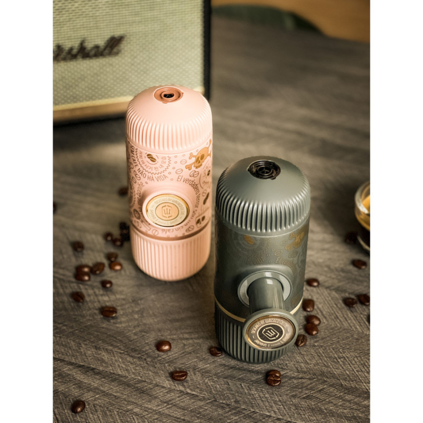 Портативна еспресо-кавоварка Wacaco Nanopresso темно-сіра з чохлом