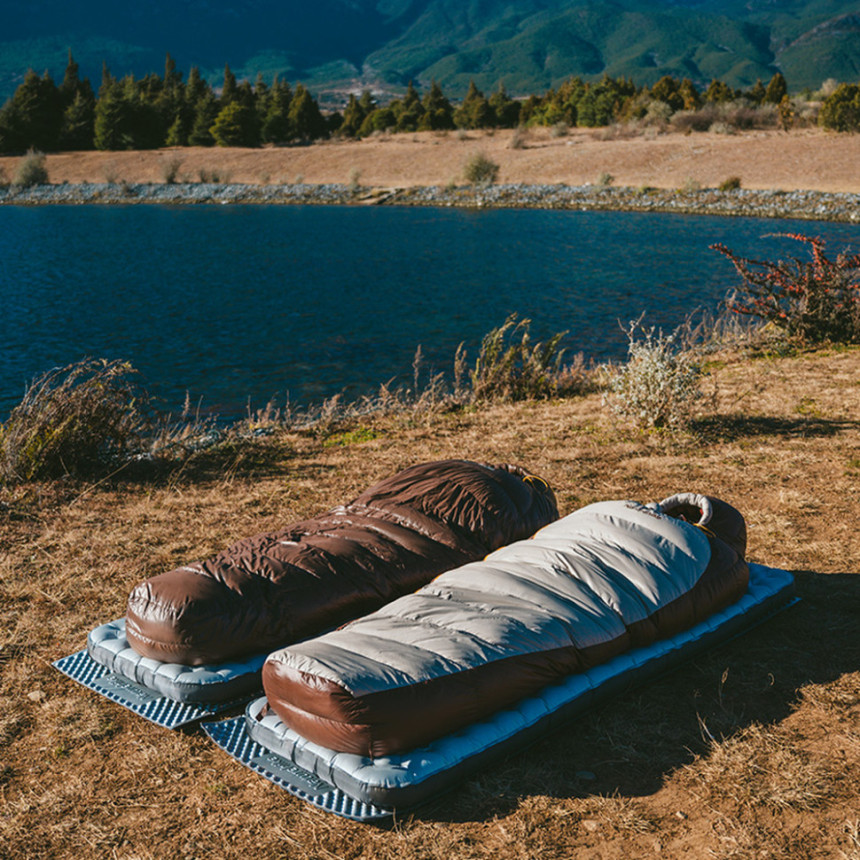 Спальник з натуральним пухом Naturehike Snowbird CNK2550WS014, p-р L, коричневий 400 г