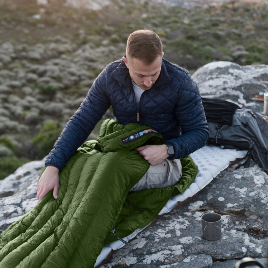 Спальний мішок з натуральним пухом Naturehike CWM295 CNK2300SD013, зелений